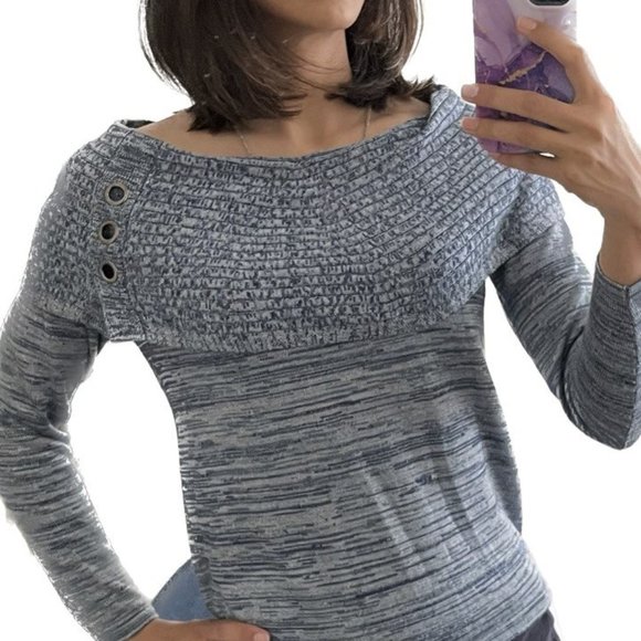 Off-The-Shoulder blouse /sweater (Never Worn) - Picture 3 of 3